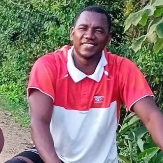 leonar52696's profile picture. 