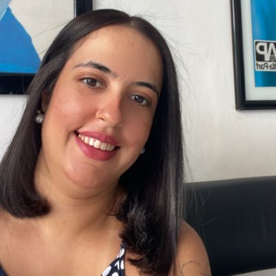 Nutricionista de formação, 34 anos , interessada em comida, diversão e arte.