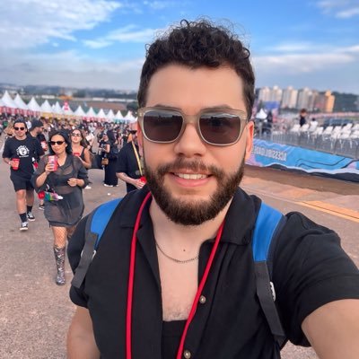 Tenho um canal no Youtube onde posto vídeos de shows - https://t.co/PZj4jrZi2B