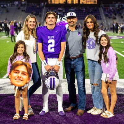 LindyBrien's profile picture. Wife to Russ🤍 Blessed with an amazing son @brooksbrienqb 💙and 3 beautiful daughters💗