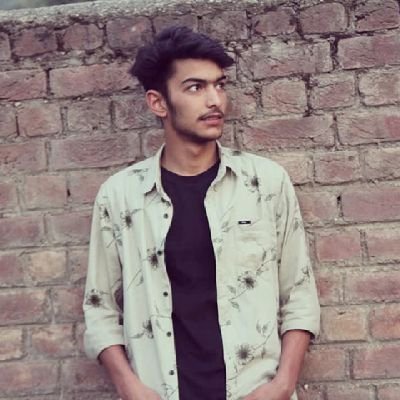 Mein tere dil ki deewaro pe lagay aainay sa
Tu mujh mein khud ko na dekhay tou mein bemayenay se