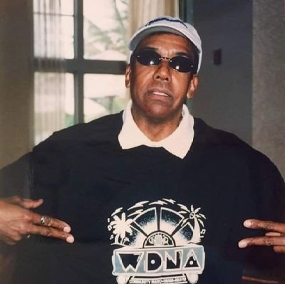 kkkk_tori's profile picture. Portuguesa católica mal amada fdp passiva maluca ama mulier demais da conta amante amada ama gin de melancia largatixa linguaruda tenho saudades do papa francis