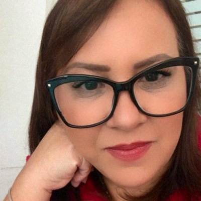 bellalpaula's profile picture. ~ Uma parte de mim pesa, pondera. Outra parte delira ~