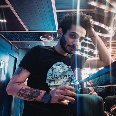 أنا راوي، أنا راعي،أنا وادي، أنا حبر، أنا الجميع وهم لاشئ