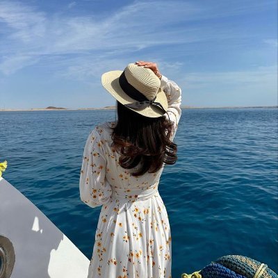 Hermion52016's profile picture. Actually counting my karma, living a day at a time.