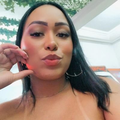 ♥️💙Mamãe da Maria Gabriella e do Bento👼🏽 // 💉Tec em enf// 🍩Confeiteira//
🦁Leonina//
🌴Carioca//
⚽️VASCAÍNA//

Insta: @viviancardoso_leon