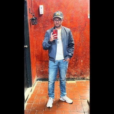 Danielmb3208's profile picture. Caminando con Proposito