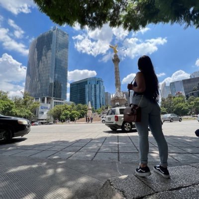 Originaria de la bella Iztapalapa, abogada , corredora,mujer independiente