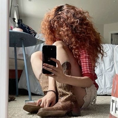 luvlers's profile picture. dyed my hair ginger for lily evans #gayshit || 🇵🇸