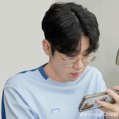 ch2051635's profile picture. 