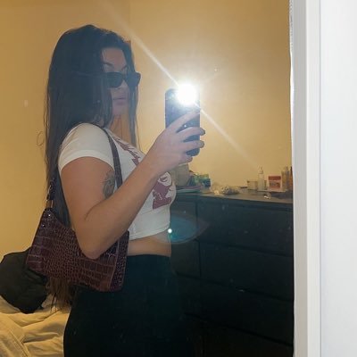 queerlve's profile picture. 