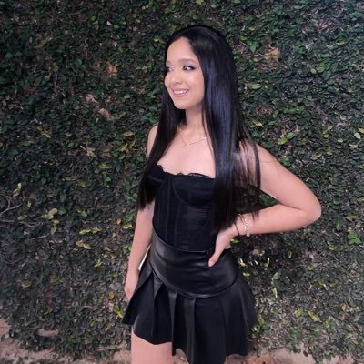 gabyromeroo_'s profile picture. 