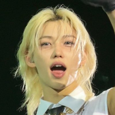 lust4flx's profile picture. she/her | nsfvv writings 🔞 | btm 🐥 enthusiast | everything is poetic if you think about it...