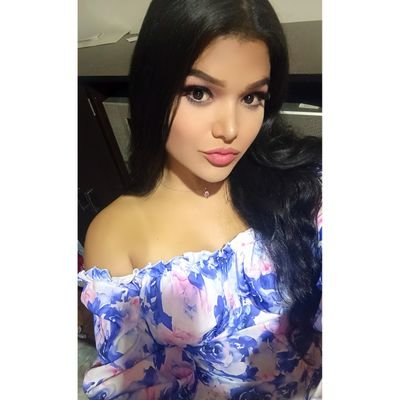 Y pudiera no desear más, pero la vanidad me acosa constantemente.
Soy Yniangelina!
soy feliz!
🌸👑