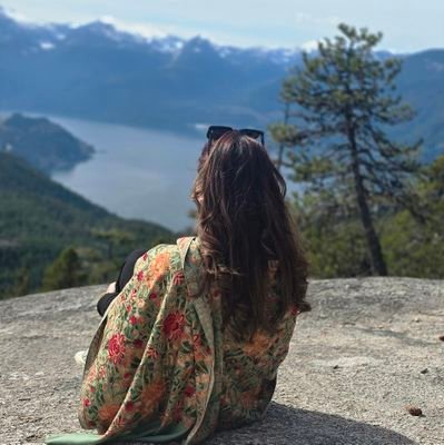 somabia's profile picture. 🩺📚👩‍👦🇵🇰🏏🧋