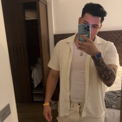 1/3 owner @EarnYourMedal • Advertising, marketing, sales, Google Ads📈 • 27 • South Jersey • 🇲🇽🇵🇷 • Si las miradas mataran, la tuya me hico el amor