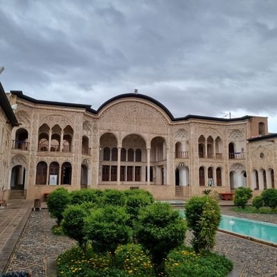 sin1698279's profile picture. اهل کاشانم  
استاد  از دست دادن فرصت ها