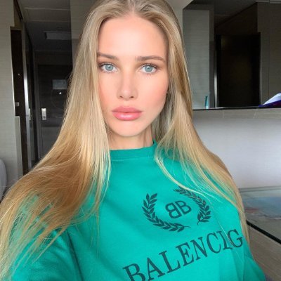 abis_mandi's profile picture. I like all the down-to-earth details of life, and I also want to slowly walk into a person’s world.
