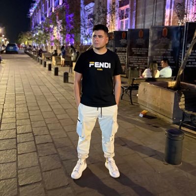 CRdrgz27's profile picture. 