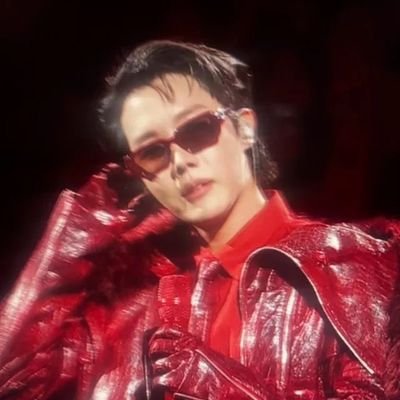 hueningkfairy's profile picture. neurodivergent entj