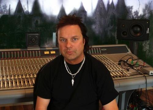 Official Twitter of Andy La Rocque - guitarist in King Diamond, producer and owner of Sonic Train Studios.