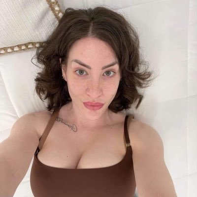 ericjames9909's profile picture. I need someone to tell me I’m pretty 😍