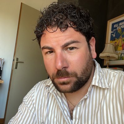 salvagraph's profile picture. 🏳️‍🌈 De chacun selon ses capacités, à chacun selon ses besoins ! 🦇🍃🌾  « Le pouvoir est maudit et c’est pour cela que je suis anarchiste ! » L. Michel