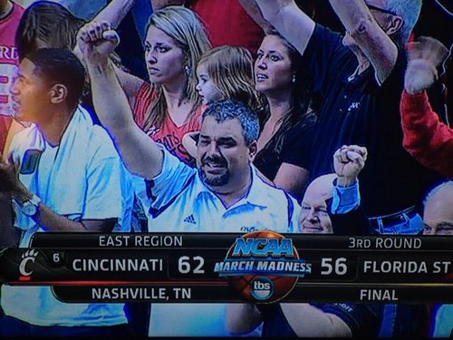 Bearcat and Bengals Fan.....Golfer, Bowler and Beer Drinker!!!! Living the Dream everday!!! #RuletheJungle #Bearcats