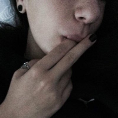 Here to rule the world. I’m just a kinky baby, I love making weird content with special requests 💜 38 eu soles✨ 37 in heels 👠 worship my feet and make me wet