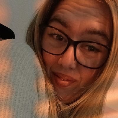 laura_matak's profile picture. 