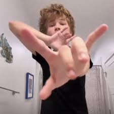 nettspik's profile picture. けつが八つ裂きになりました@edwardvfx_