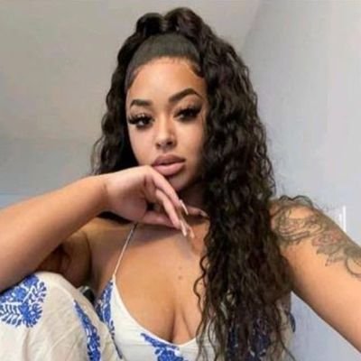 mandy301211291's profile picture. Being a strong woman