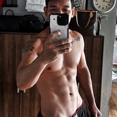 einorhon's profile picture. Keep burnin 💪