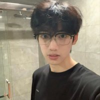 戴眼镜的男大学生 (@blindbarb21994) 's Twitter Profile Photo 戴眼镜的男大学生 (@blindbarb21994) 's Twitter Profile Photo