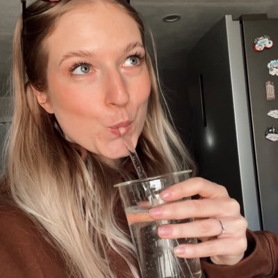 HninHnin4217's profile picture. 