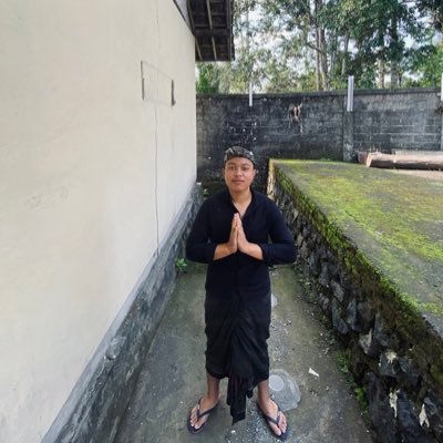 ArdikaKomng8's profile picture. 