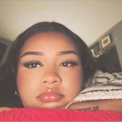 vxnxssuhrxl's profile picture. my tongue is sacred, I speak upon what I like