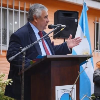 Presidente Comunal Las Rabonas
Ex Intendente Municipal
Ex Subsecretario Desarrollo Social - Particip Ciudadana Cba
Viviana, hijos Leandro y Federico -