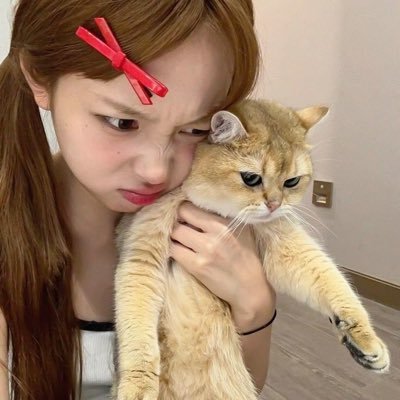 snoopyzzie's profile picture. ❥ #CYBER : Tiny hearts appear in my head when i think of Anton n Leehan! 🗯♡