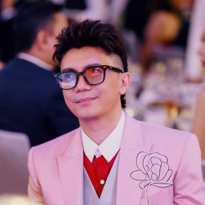 INSTAGRAM (@vhongx44) https://t.co/sZD0OyKJuI https://t.co/mAEFcrPGp6