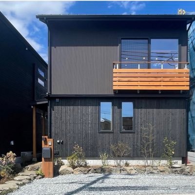pearlhakukomari's profile picture. 30代夫婦がOMソーラーを搭載したパッシブデザインなマイホームを建築中｜「ねこと緑を楽しむ暮らし」｜地域工務店さんと契約｜木造ドミノ住宅｜ OMソーラー｜パッシブハウス｜高気密高断熱｜C値0.1 ｜関東在住｜北欧好き｜ペルシャねこ親子と暮らしています