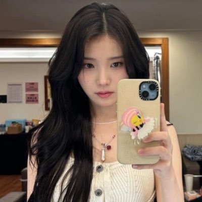 junraewr's profile picture. 📚 2/20 nonos lober | cr: one dark window