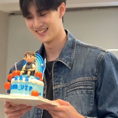 wineveer's profile picture. #Thaientu and also #Kpop enthusiast