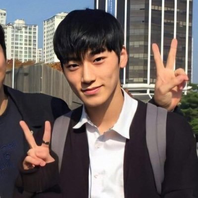 loeboe999's profile picture. 