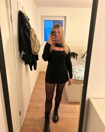 KavithaKri79772's profile picture. 