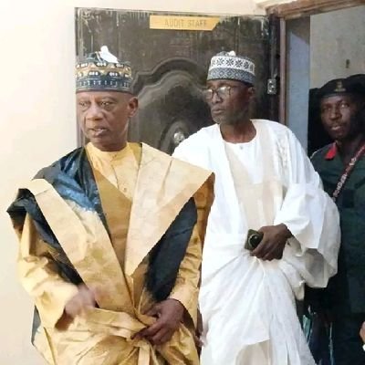 Nayi imani da Allah da manzaninsa hakan nayadda Allah shine mai azirtawa da talautawa, rayawa da kashewa naga hannunsa lillahu wahidul kaharu