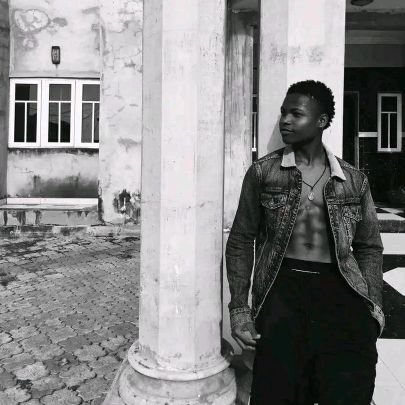Young model🇳🇬
Fitness Enthusiast🧘♂️
Actor 🎥
BIG YE FAN🐐
Wizkid Fc 🦅❤️