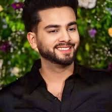 AnkitTh6216916's profile picture. Elvish bhai on top🦁
