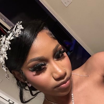 iiammnisha_3's profile picture. - ✨be you , do you , live your life ✨