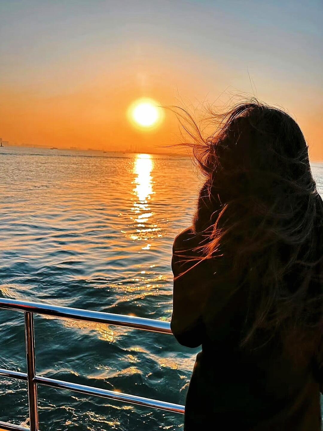 DnautyAL_Y's profile picture. Opportunity seldom knocks twice.